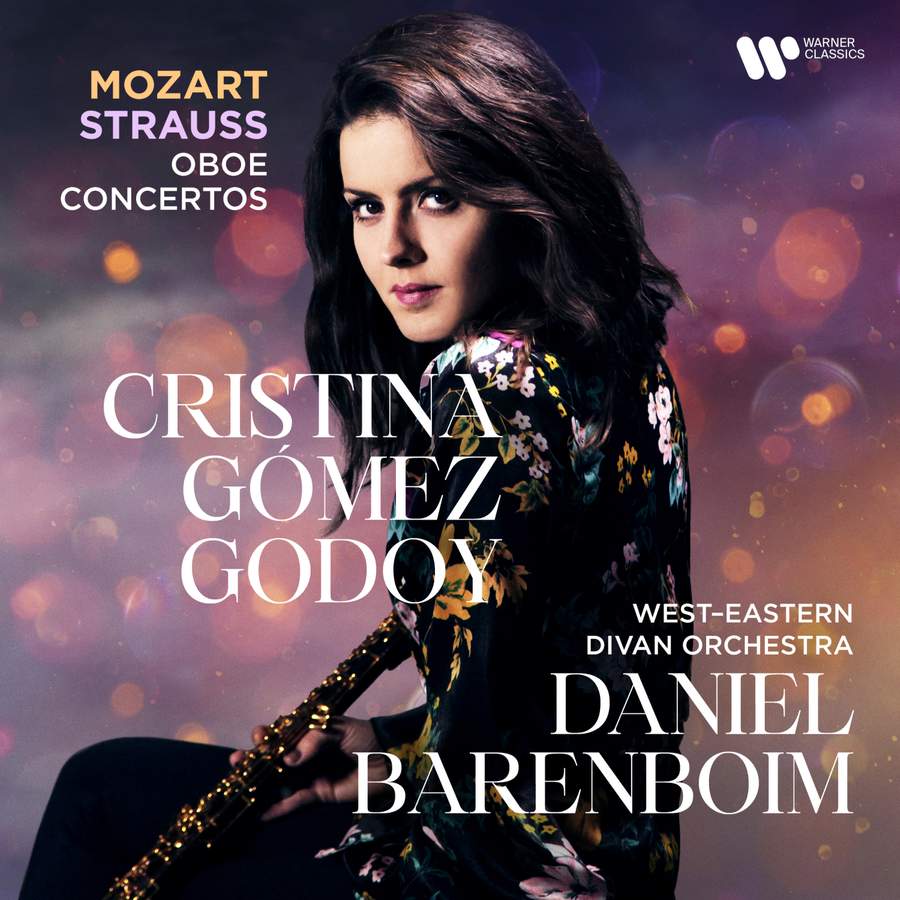 Review of MOZART; STRAUSS Oboe Concertos (Cristina Gómez Godoy)
