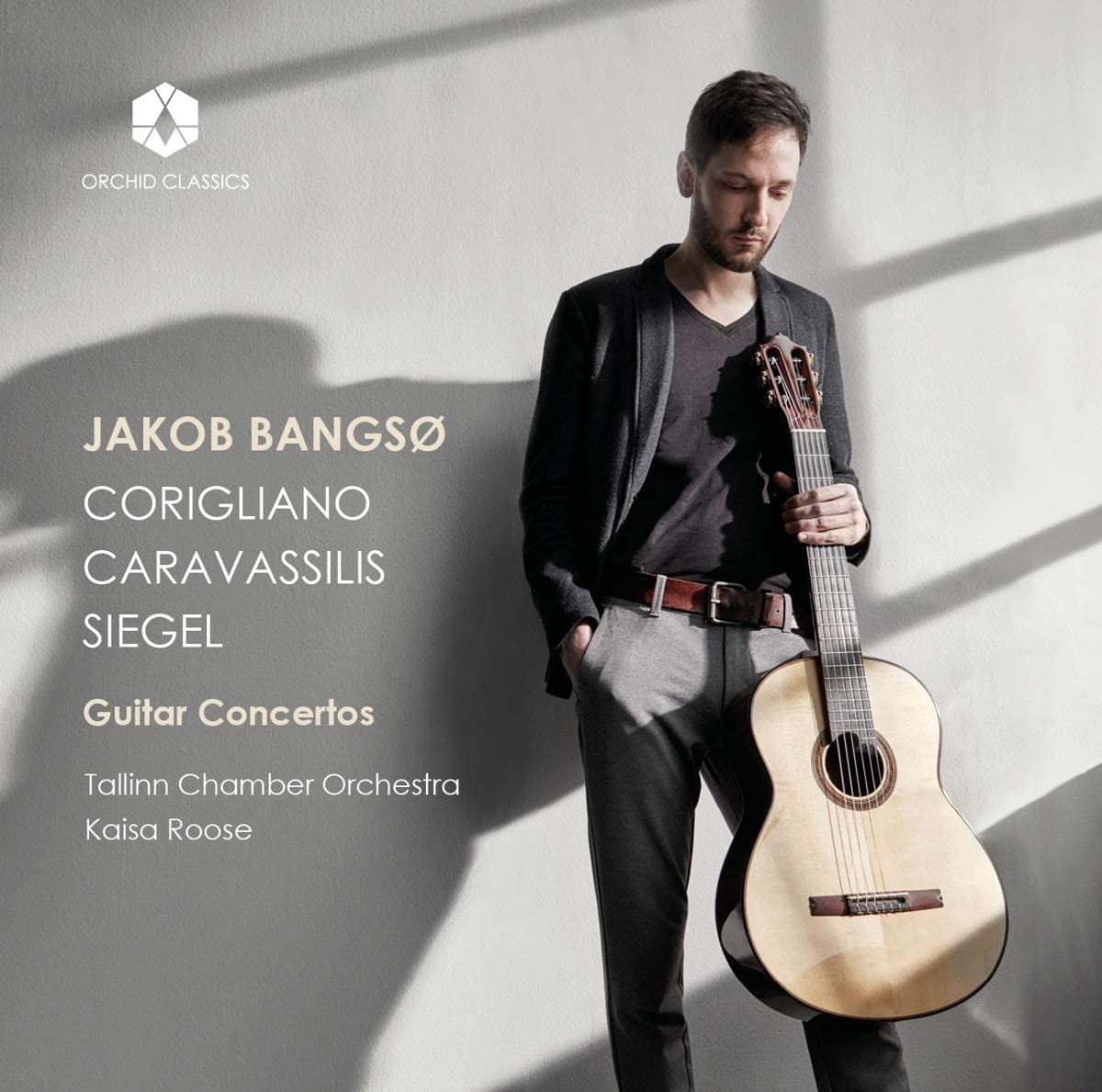 Review of CARAVASSILIS; CORIGLIANO; SIEGEL Guitar Concertos (Jakob Bangsø)