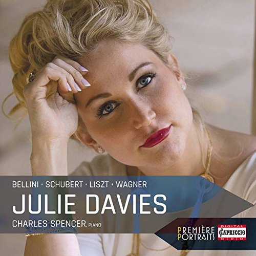 Review of Julie Davies - Première Portraits